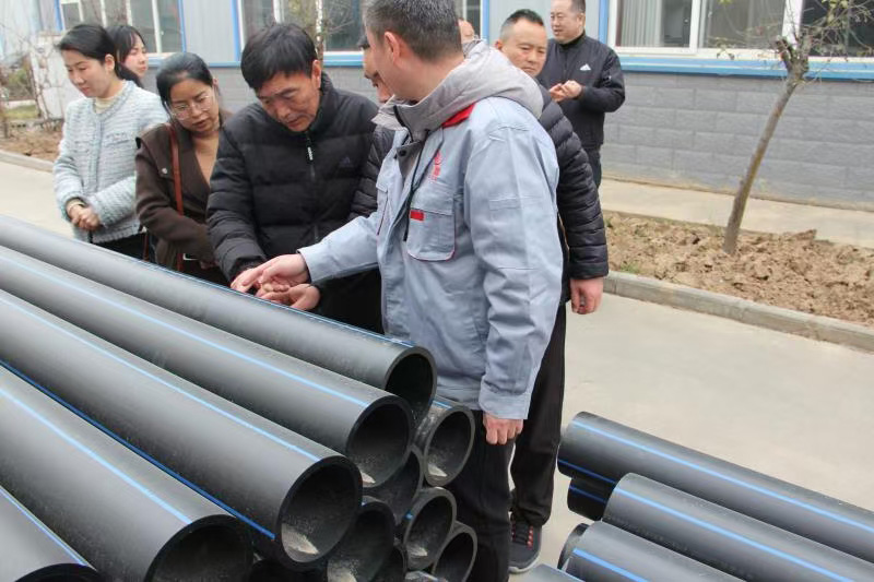 三门峡市陕州区水利局张局长，自来水公司赵总经理等人莅临陕西公海7108线路实业公司考察指导工作