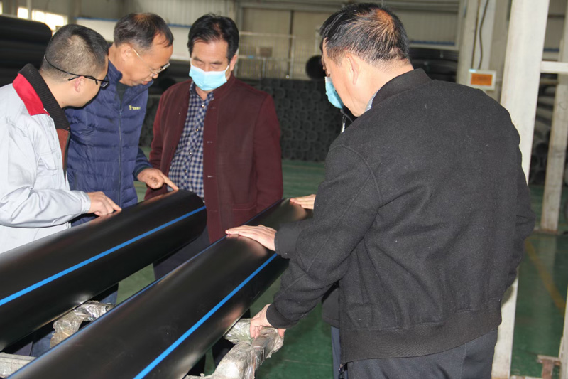 三门峡市陕州区水利局张局长，自来水公司赵总经理等人莅临陕西公海7108线路实业公司考察指导工作